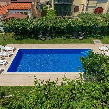 Villa Toni Umag Exterior photo