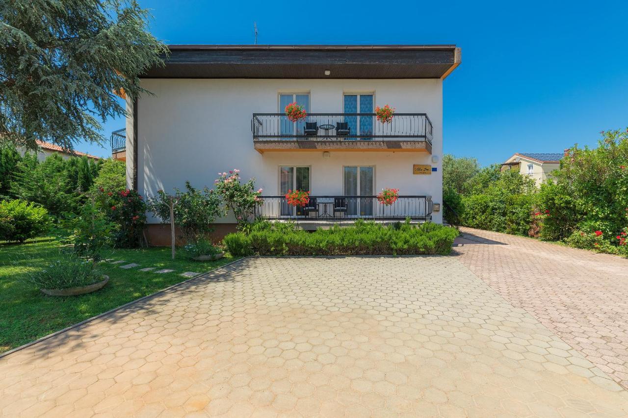 Villa Toni Umag Exterior photo