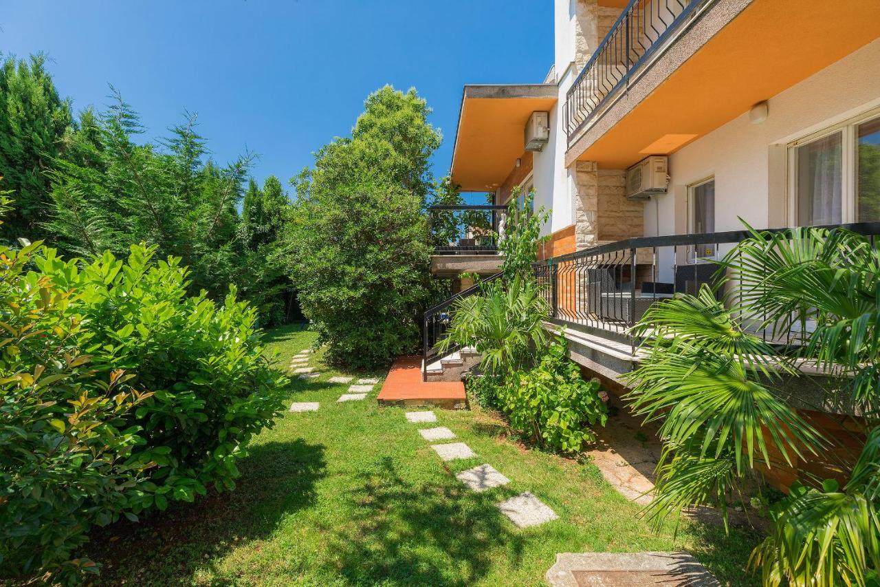 Villa Toni Umag Exterior photo